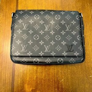 Louis vuttion District PM Messanger Bag